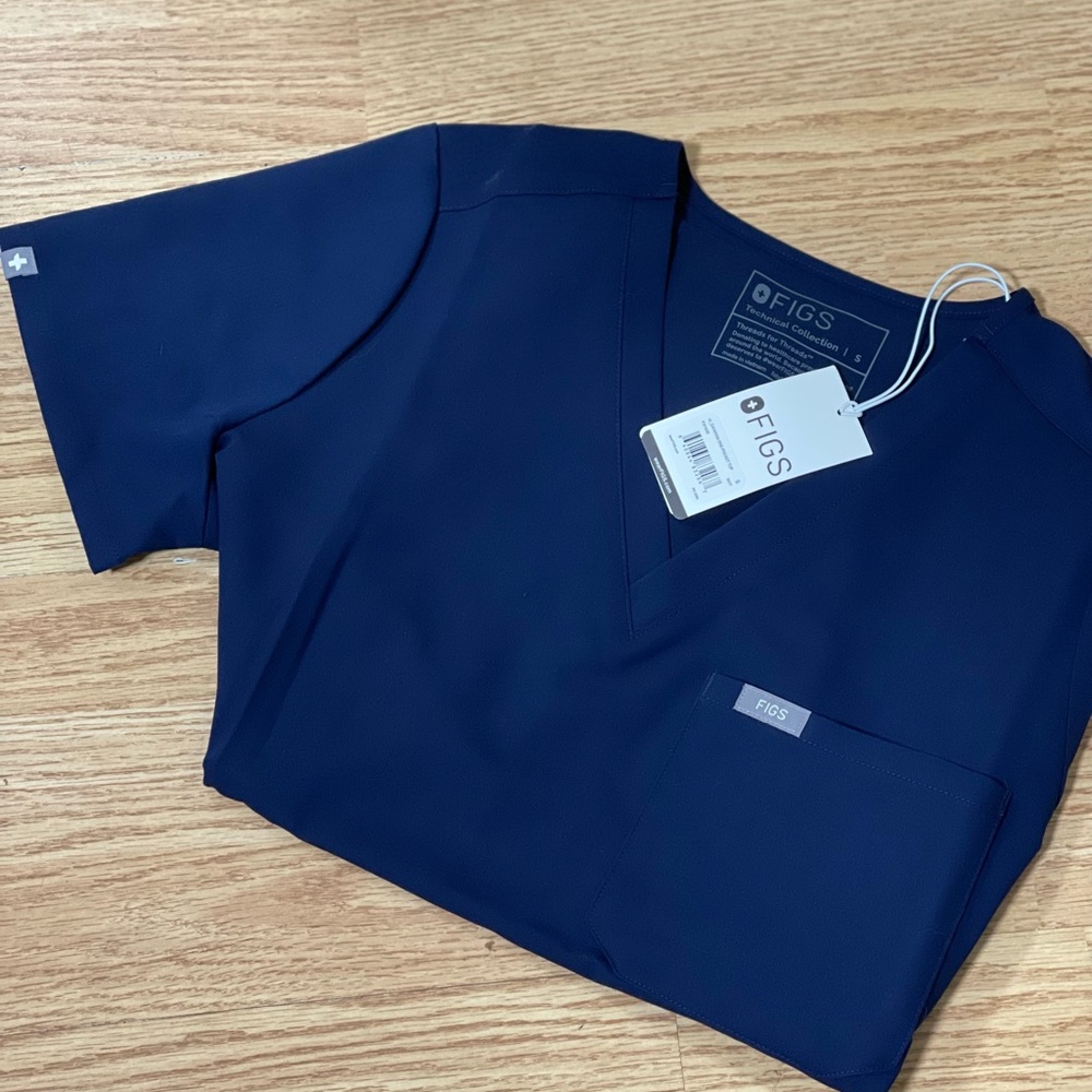 Women’s figs scrubs sets